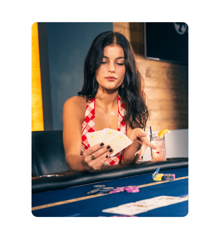 woman_at_texascardhouse